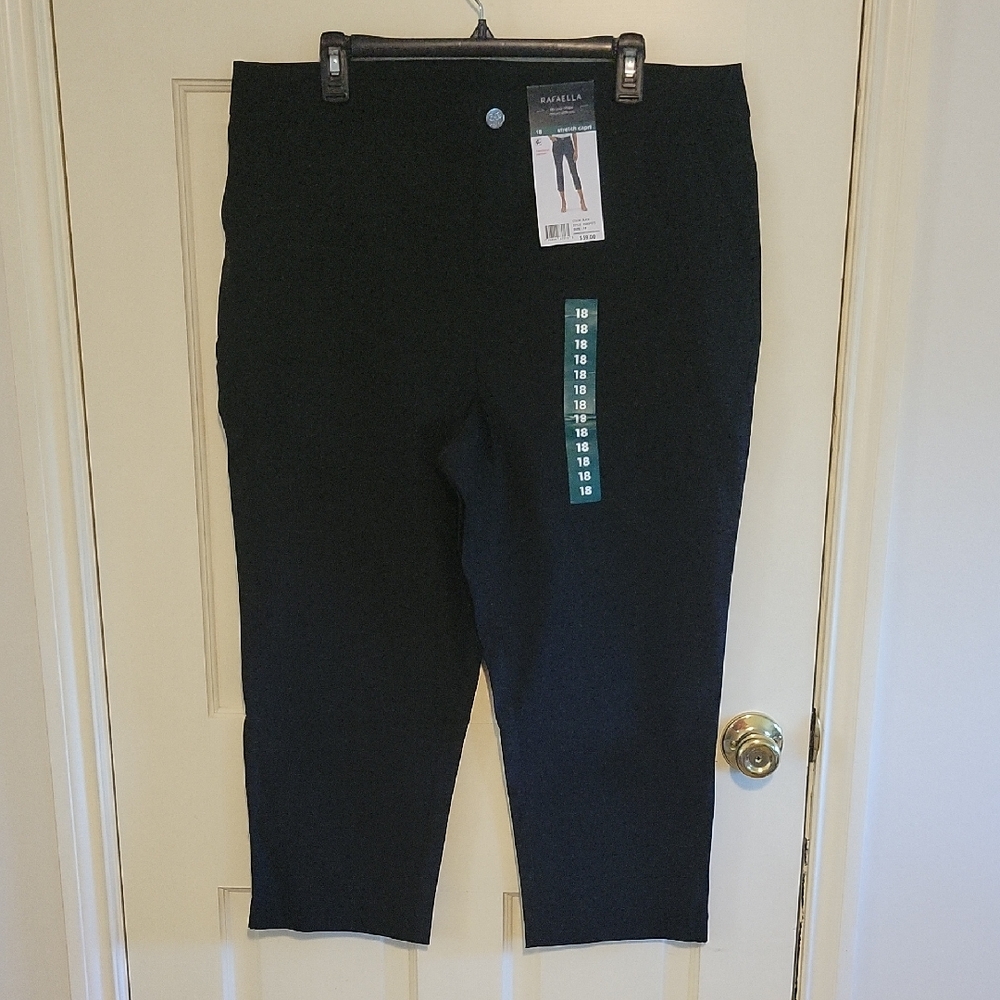 Rafaella Women's Classic Black Stretch Capri